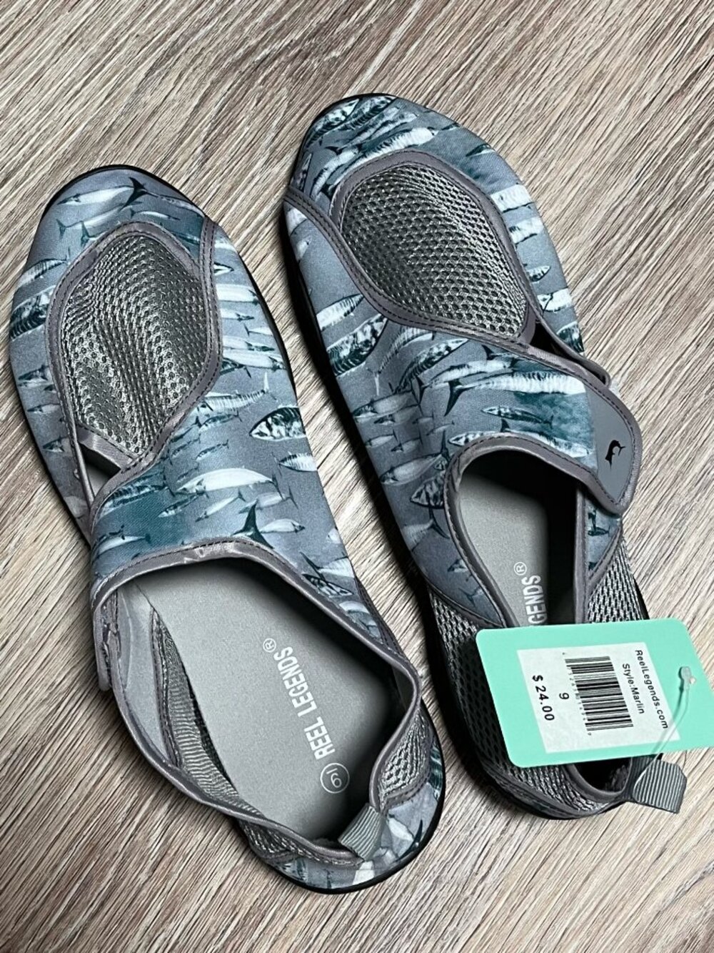 Reel Legends men's water shoes/ size 9